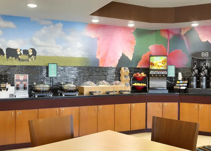 Hotel Fairfield & Worth Drive 3*